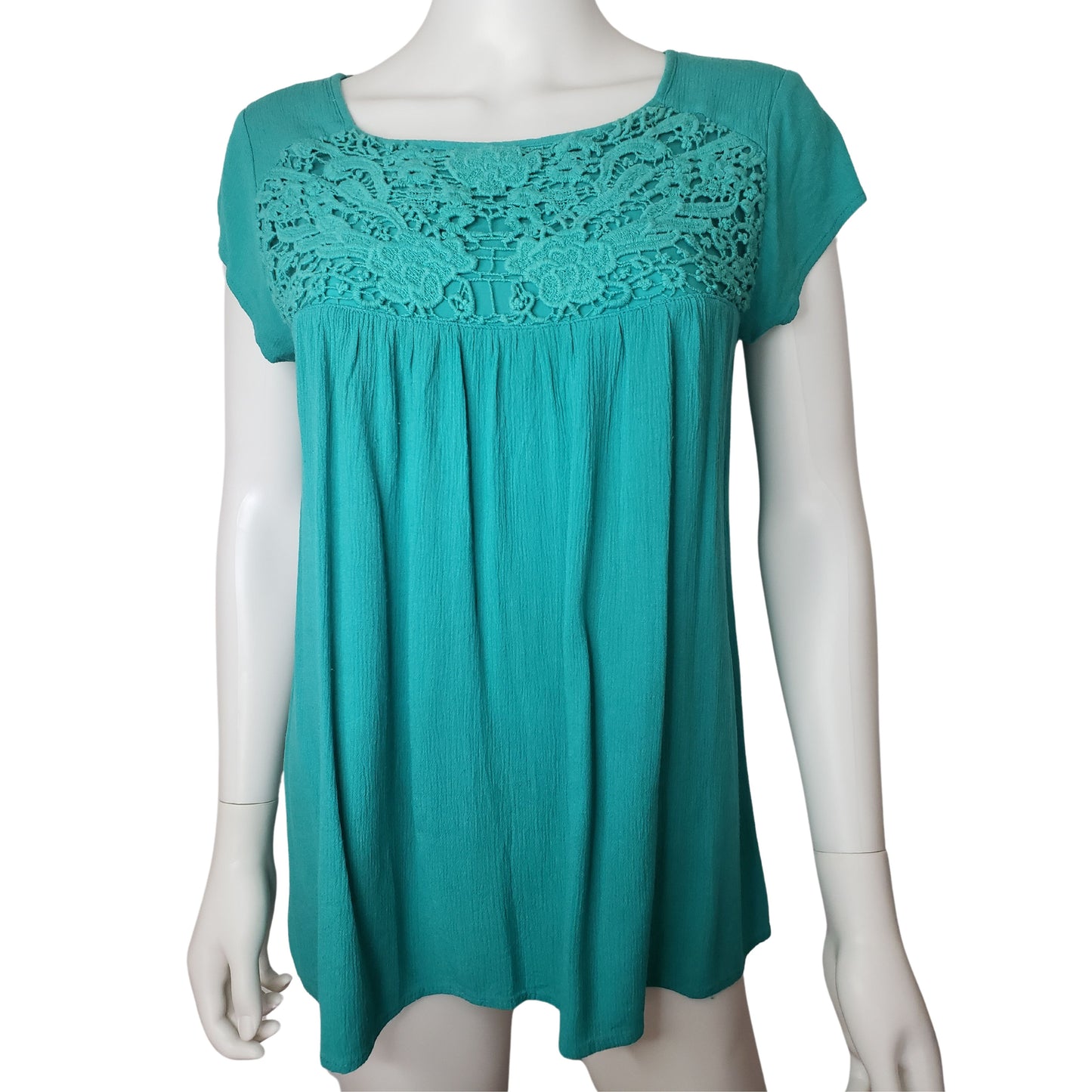 NICOLE MILLER Aqua Short Sleeve Shirt with Crocheted Lace Chest, Medium