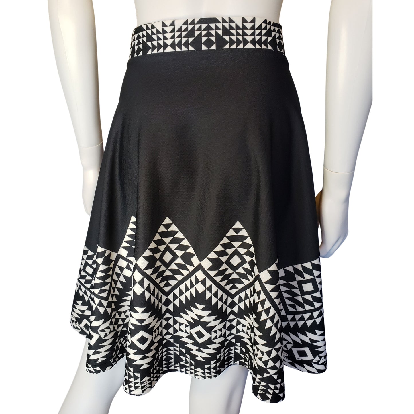 LILY BY FIRMIANA Black Knee Length Circle Skirt with Bold White Geometric Patterns, Large