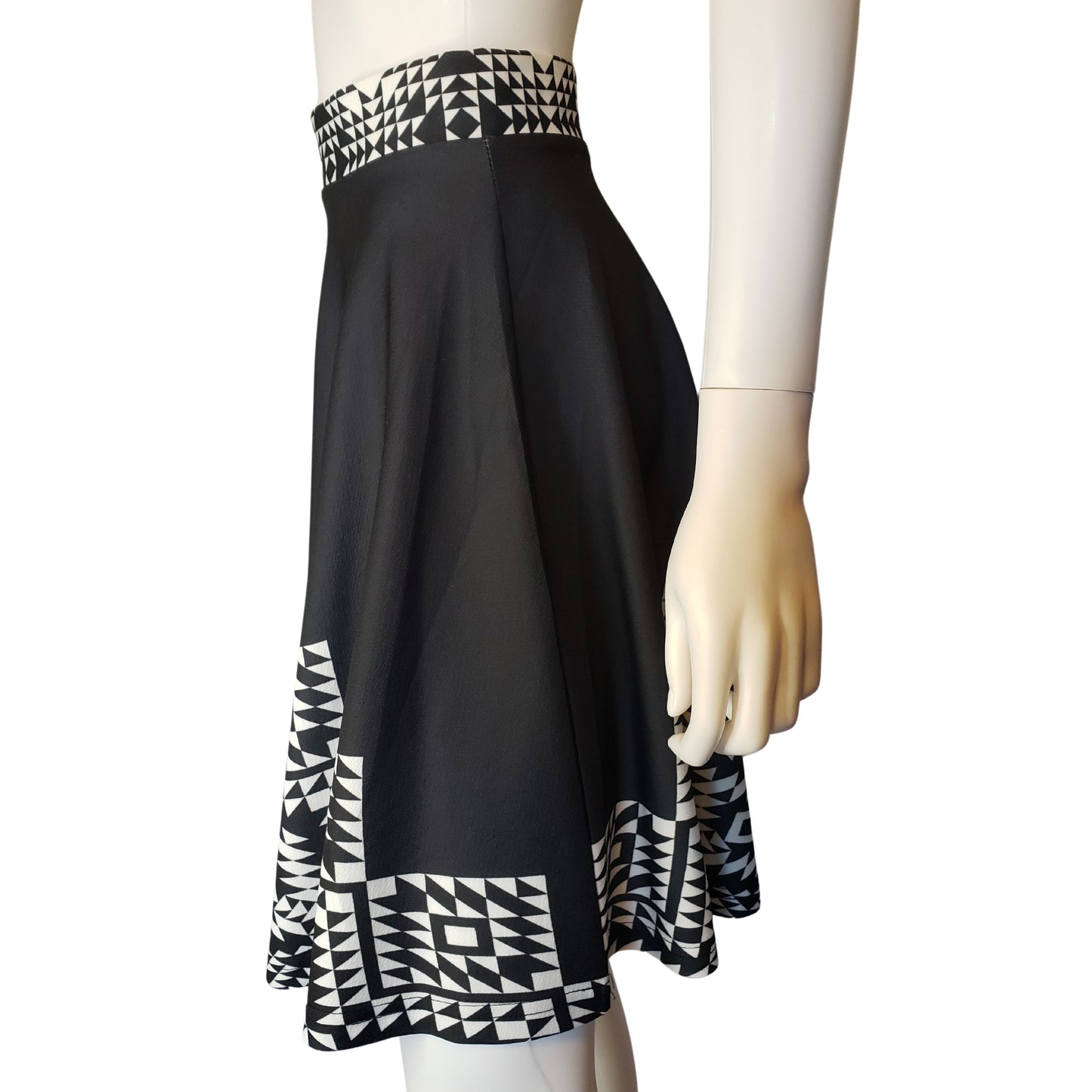 LILY BY FIRMIANA Black Knee Length Circle Skirt with Bold White Geometric Patterns, Large