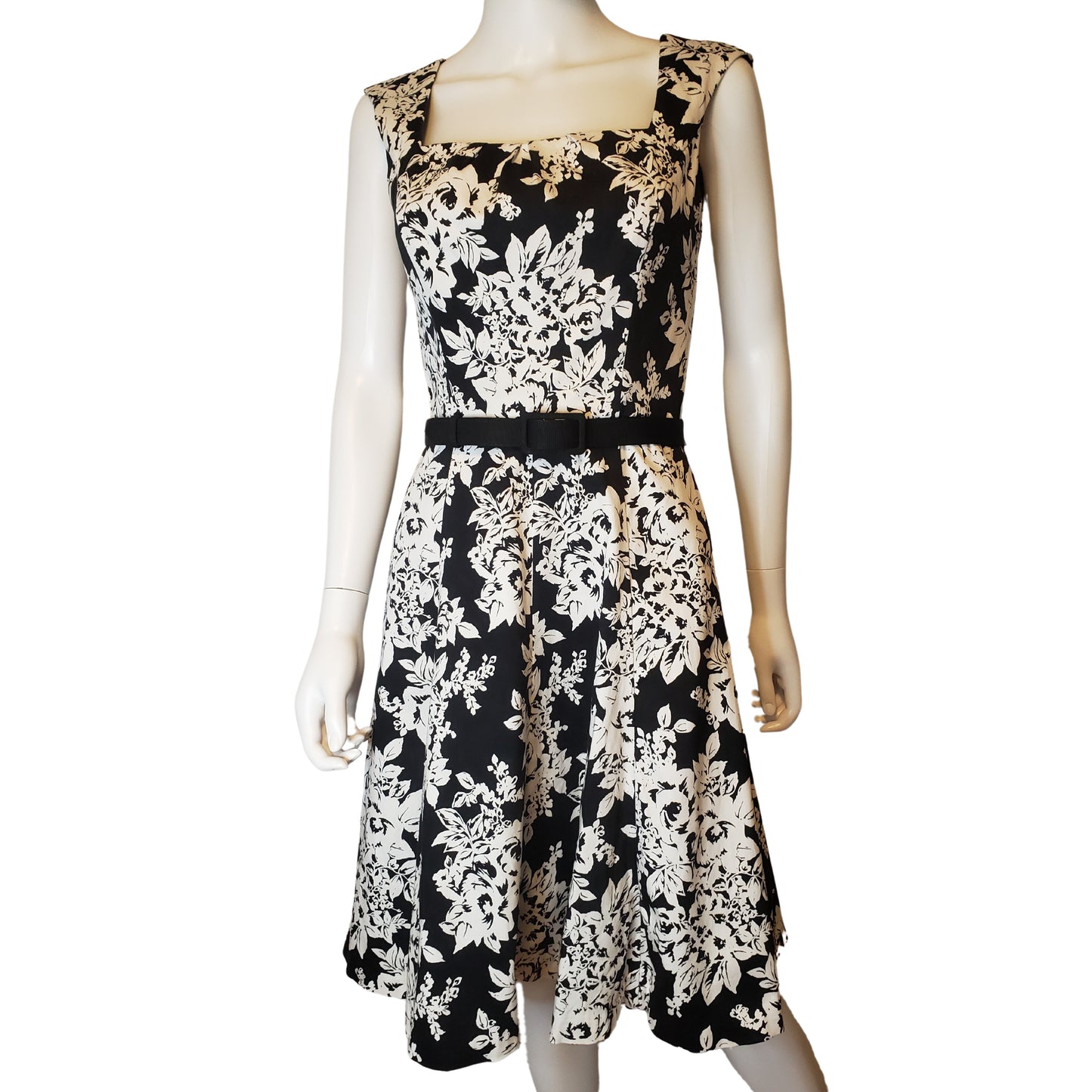 WHITE HOUSE BLACK MARKET A-Line Black & White Floral Dress, Size 4