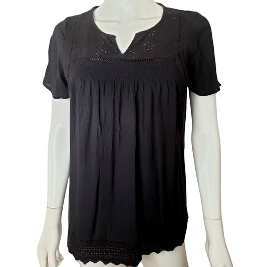 KNOX ROSE Black Beauty Short Sleeve Shirt with Lace Embellishments, Medium