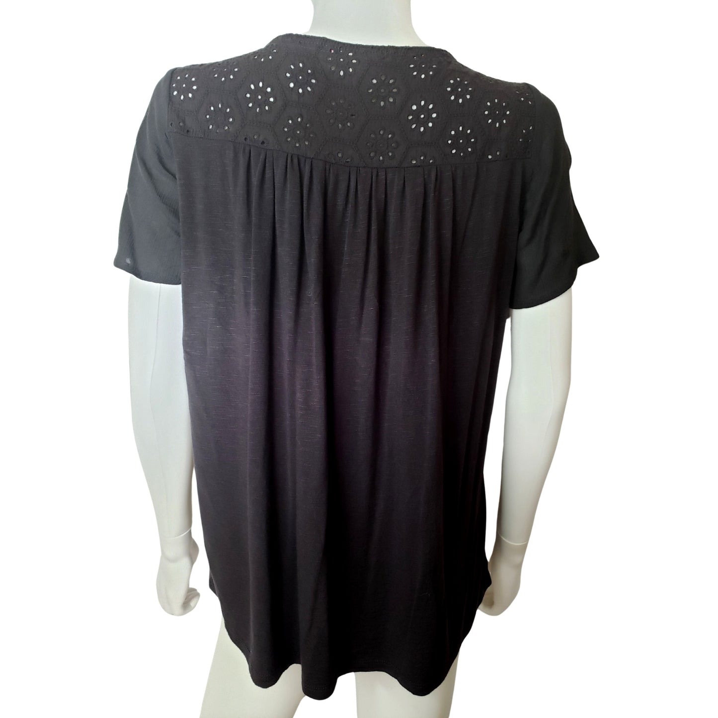 KNOX ROSE Black Beauty Short Sleeve Shirt with Lace Embellishments, Medium